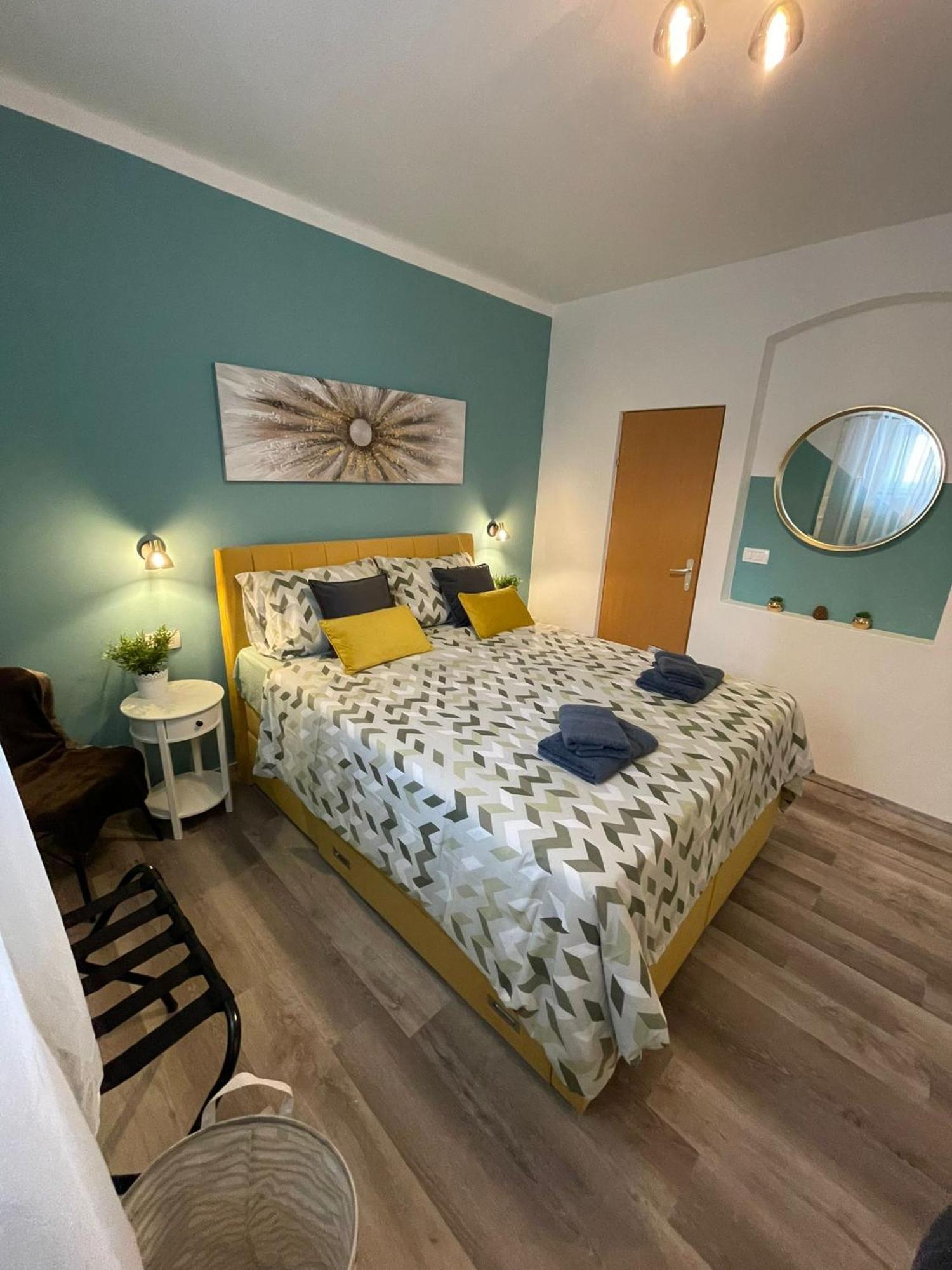 Eli Apartment